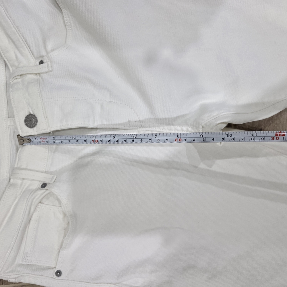 Women's White Levi's Jeans - Picture 6 of 16